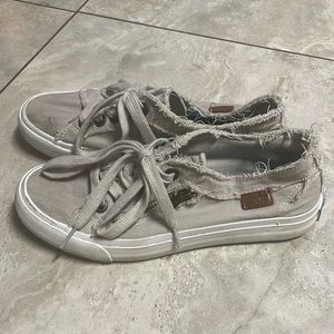 Blowfish distressed sneaker